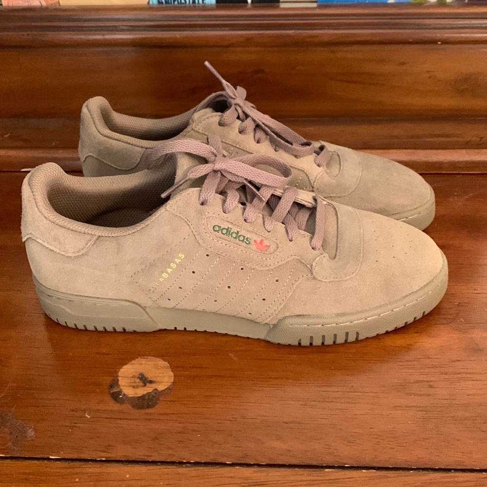 Mens Size 8.5 Adidas Calabasas